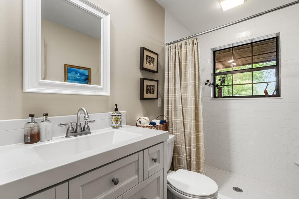 219 Lakeview Dr, Hayesville NC 28904 - Photo