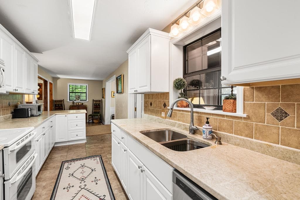 219 Lakeview Dr, Hayesville NC 28904 - Photo