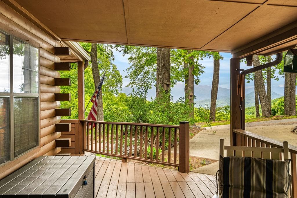 219 Lakeview Dr, Hayesville NC 28904 - Photo