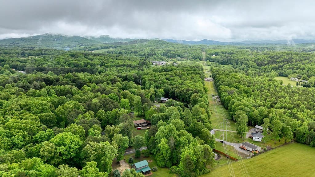 455 N Forest Circle, Blairsville GA 30512 - Photo