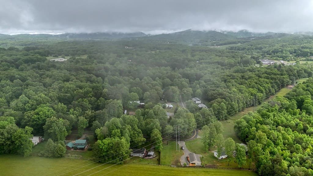 455 N Forest Circle, Blairsville GA 30512 - Photo