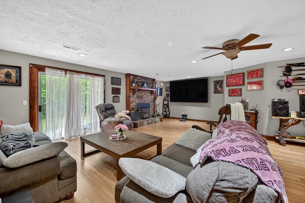 388 Jones Street, Blue Ridge GA 30513 - Photo
