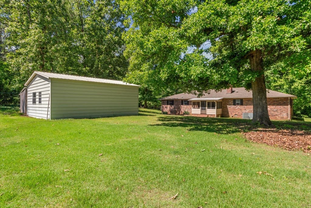 180 Wildwood Drive, Chatsworth GA 30705 - Photo