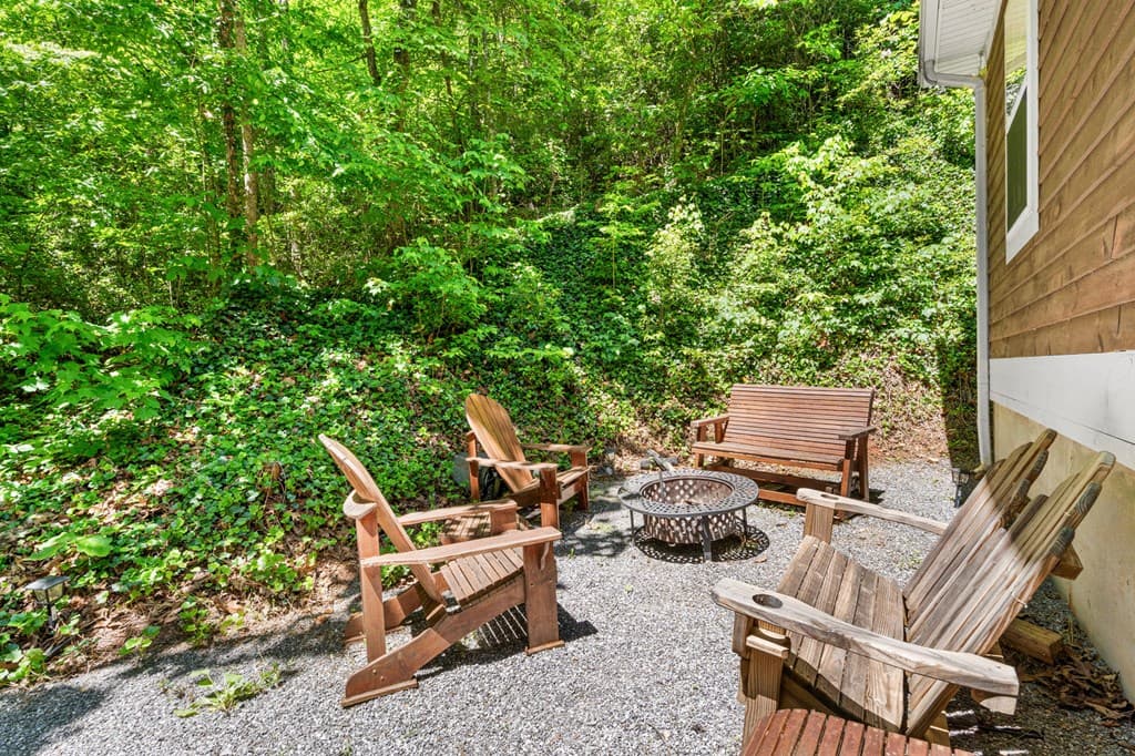 2102 Pooh Corner, Hiawassee GA 30546 - Photo