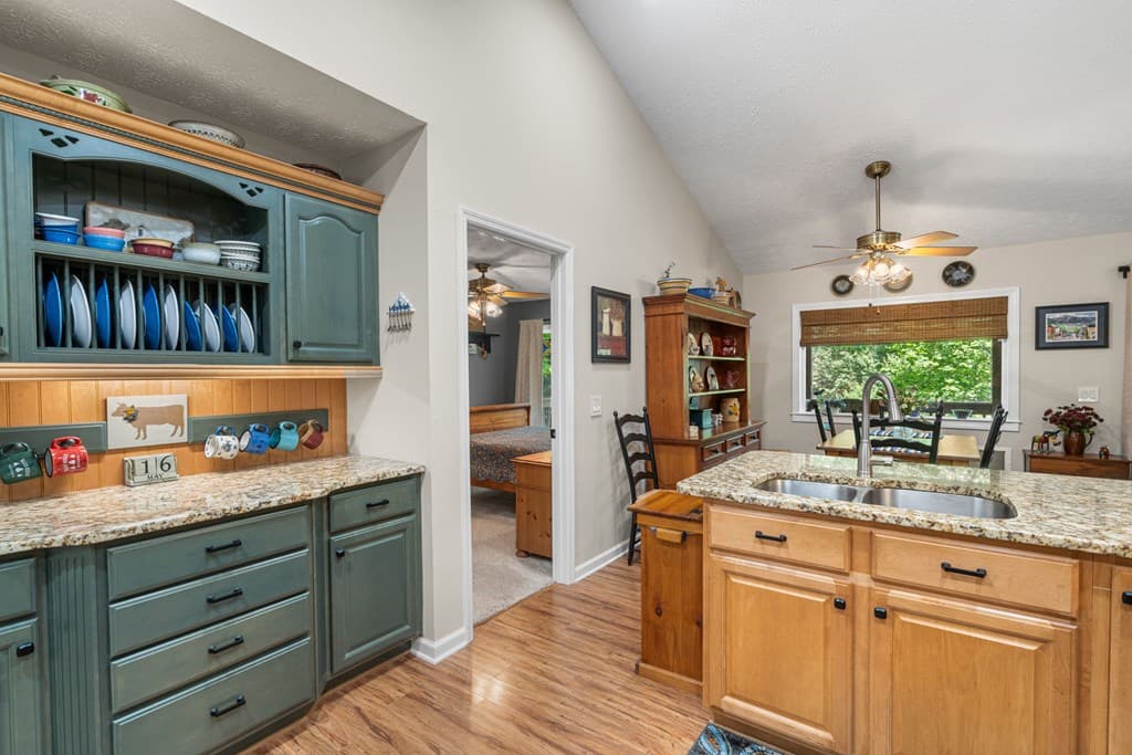 450 Longview Drive, Hiawassee GA 30546 - Photo