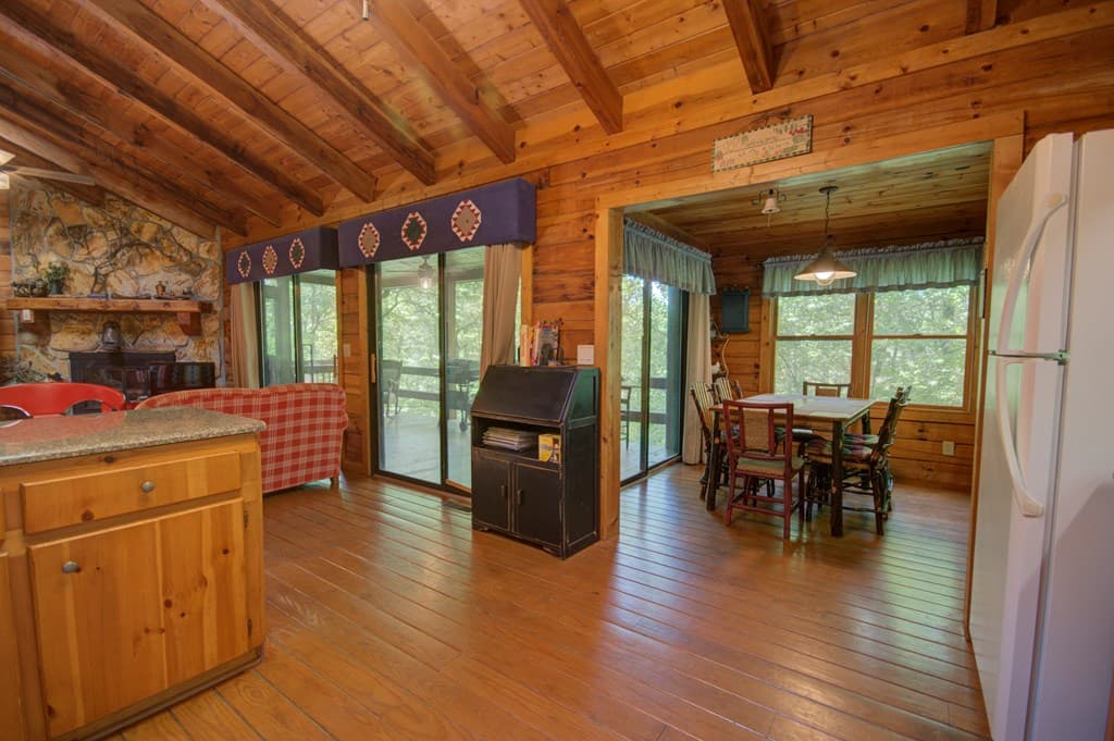 218 Bench Leg Road, Mineral Bluff GA 30559 - Photo