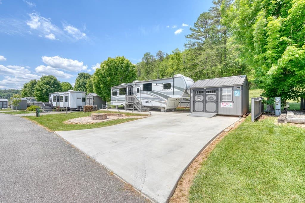 132 Heavenly Drive, Blairsville GA 30512 - Photo