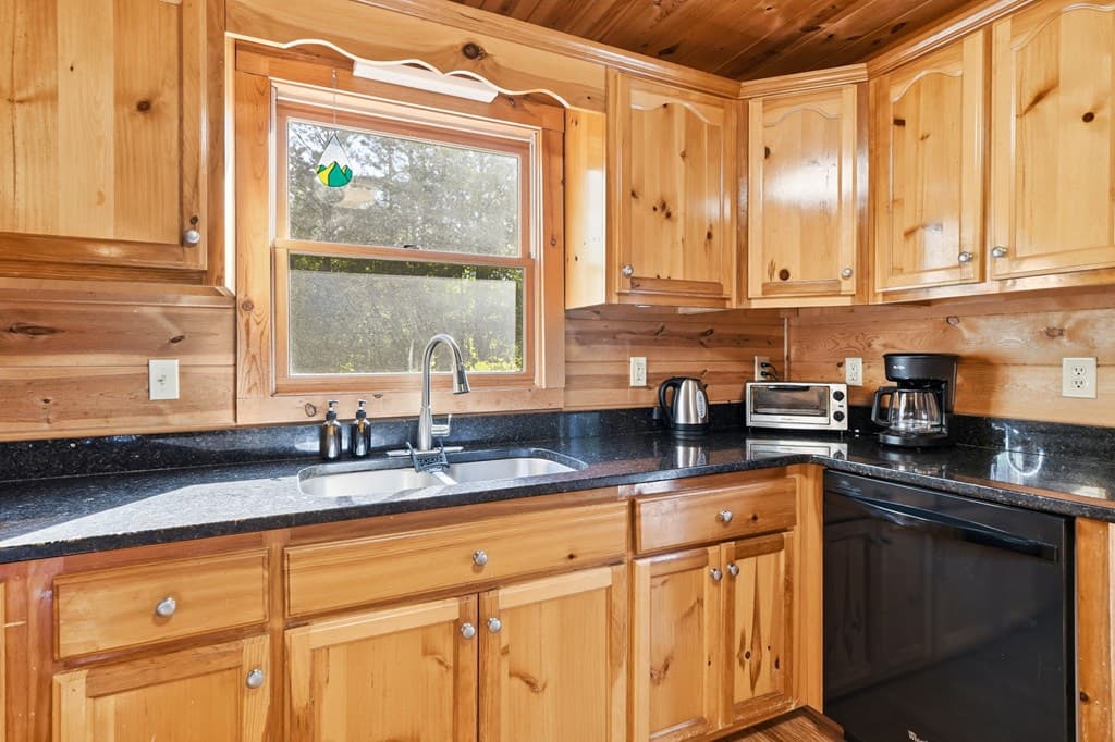 303 Pine Forest Loop, Blue Ridge GA 30513 - Photo