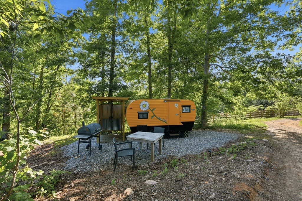 1823 Shoal Creek Road, Clarkesville GA 30523 - Photo