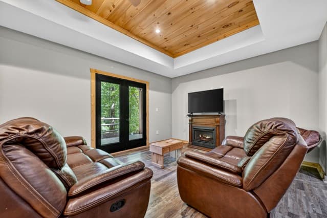 565 Catawba Circle, Ellijay GA 30540 - Photo