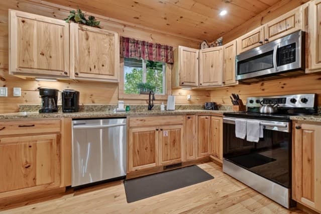 565 Catawba Circle, Ellijay GA 30540 - Photo