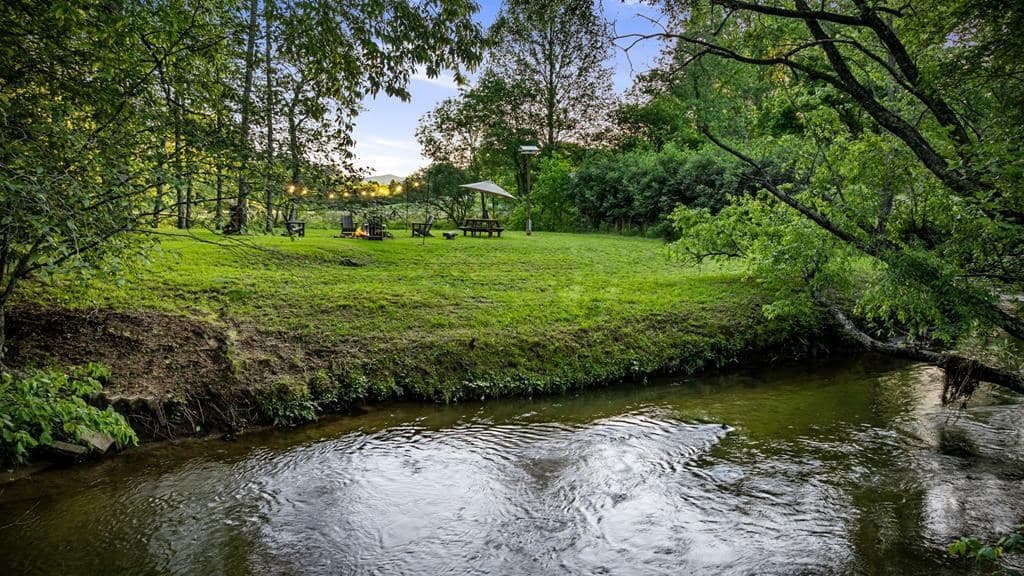 390 Sunny Brook Road, Blue Ridge GA 30513 - Photo