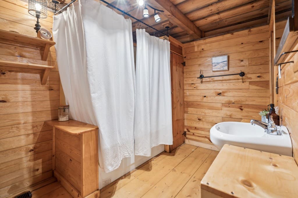 85 Clear Lake, Ellijay GA 30540 - Photo