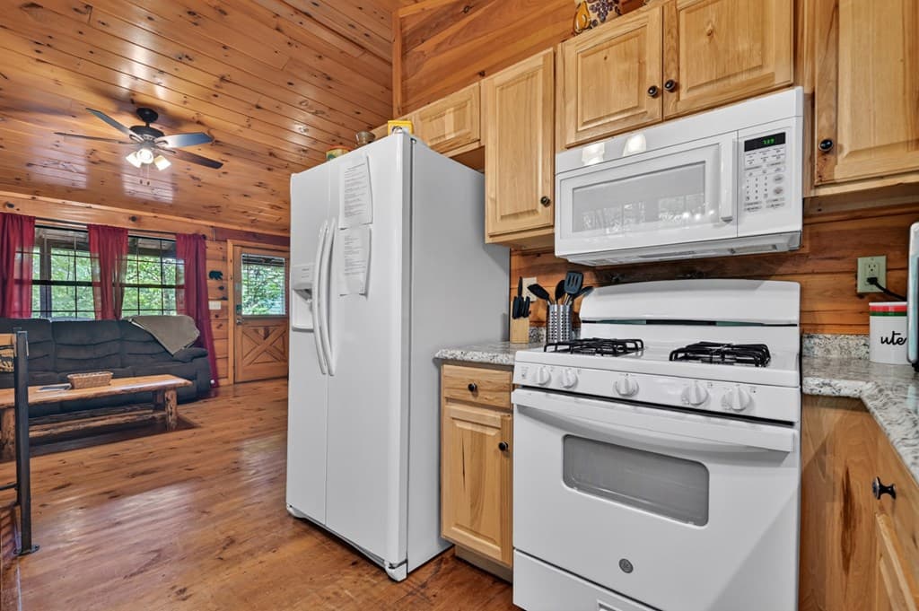 423 Laurel Creek Road, Blue Ridge GA 30513 - Photo