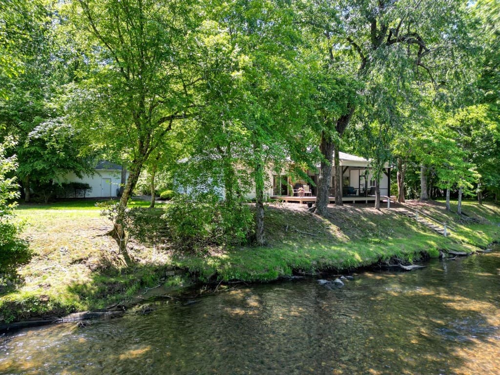 198 Riverbend Drive, Hayesville NC 28904 - Photo