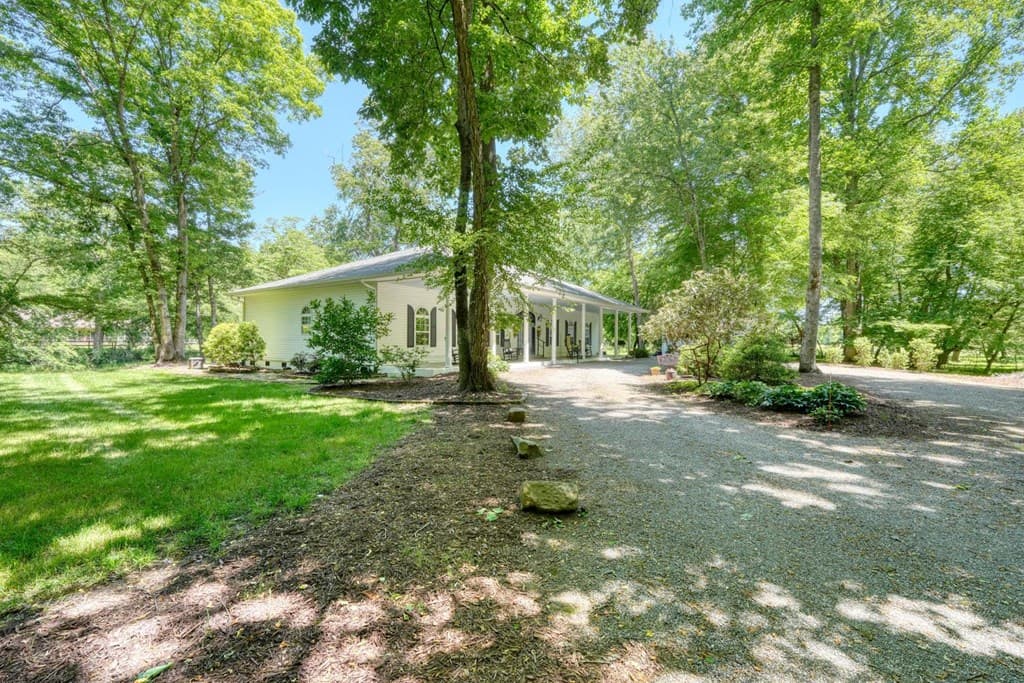 198 Riverbend Drive, Hayesville NC 28904 - Photo