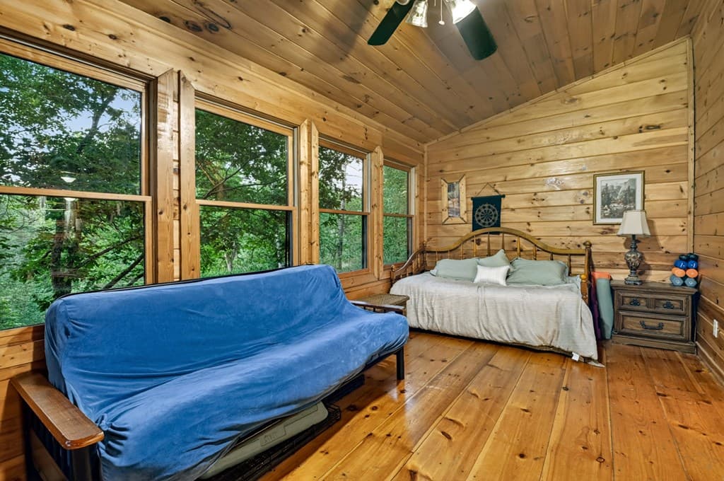 550 Hillsdale Drive, Ellijay GA 30540 - Photo