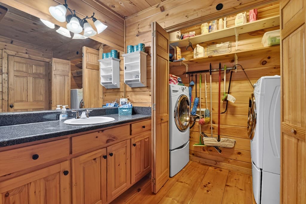 550 Hillsdale Drive, Ellijay GA 30540 - Photo