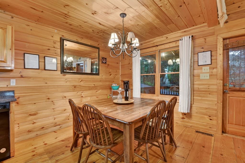 550 Hillsdale Drive, Ellijay GA 30540 - Photo