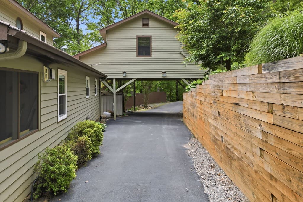946 Laurel Circle, Blue Ridge GA 30513 - Photo