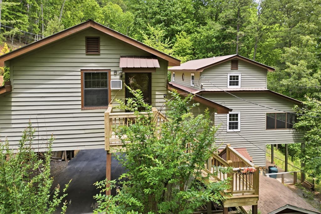 946 Laurel Circle, Blue Ridge GA 30513 - Photo
