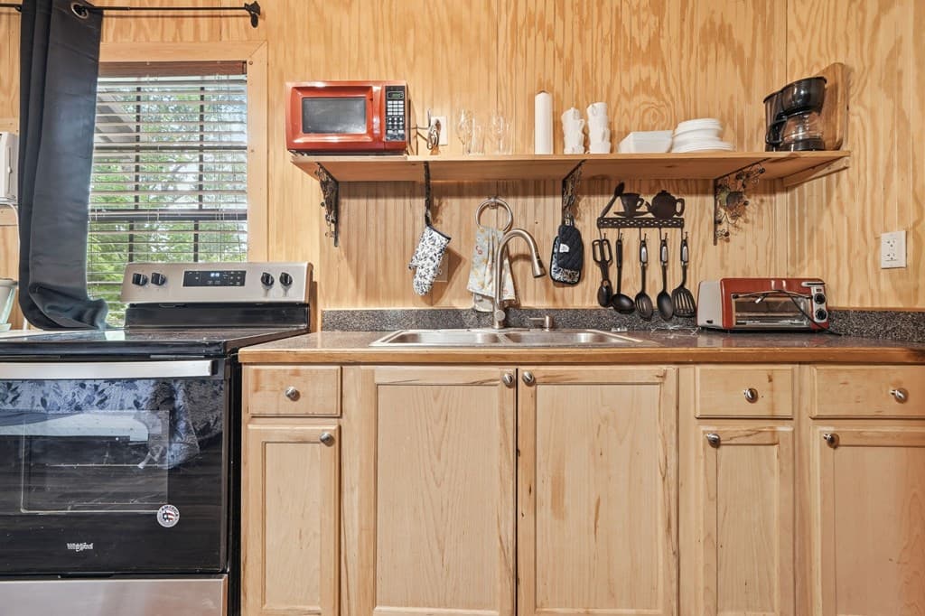 946 Laurel Circle, Blue Ridge GA 30513 - Photo