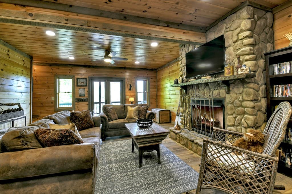 46 Cochise Road, Blue Ridge GA 30513 - Photo