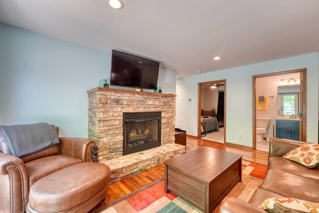 290 Butterball Boulevard, Murphy NC 28906 - Photo