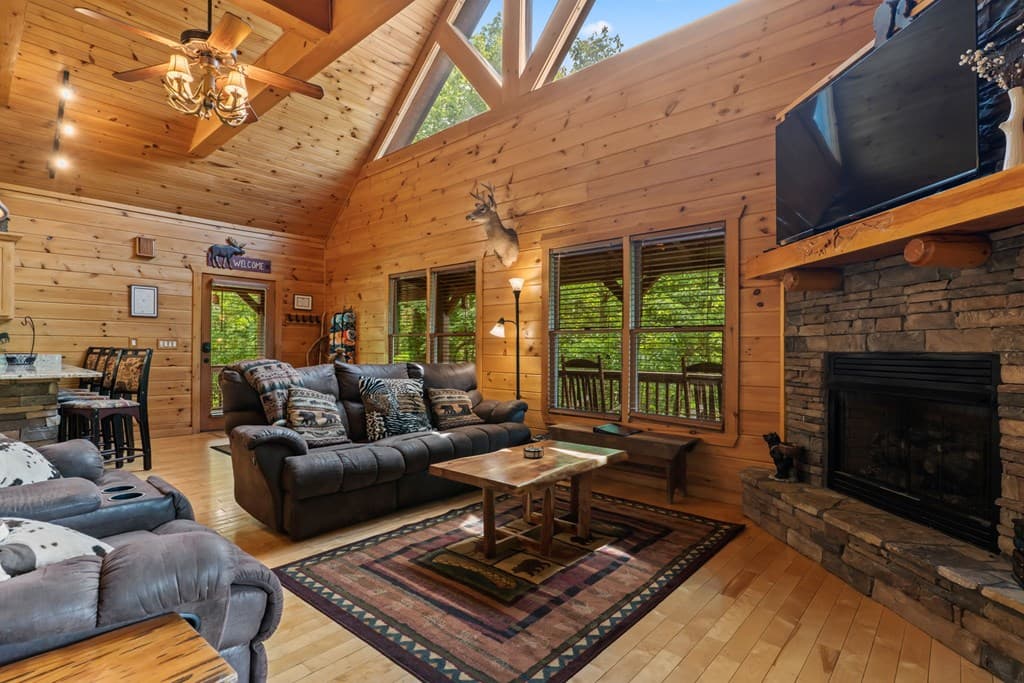 93 Deer Hunter Trail, Blue Ridge GA 30513 - Photo