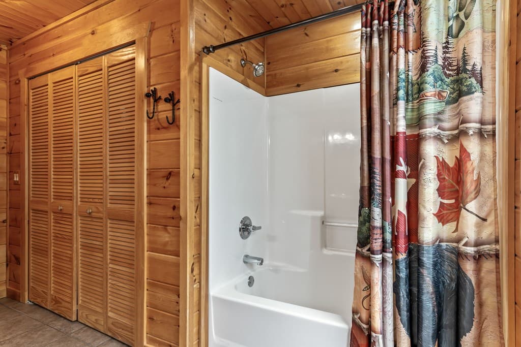 93 Deer Hunter Trail, Blue Ridge GA 30513 - Photo