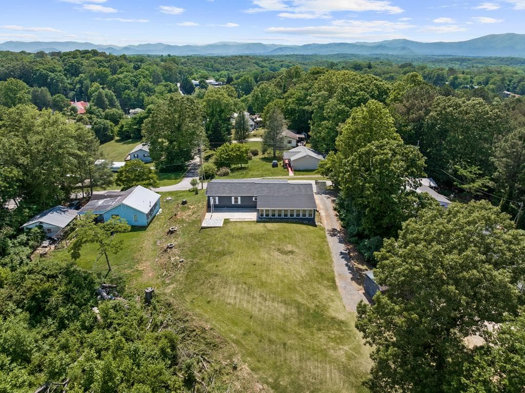111 Briggs Street, Mccaysville GA 30555 - Photo