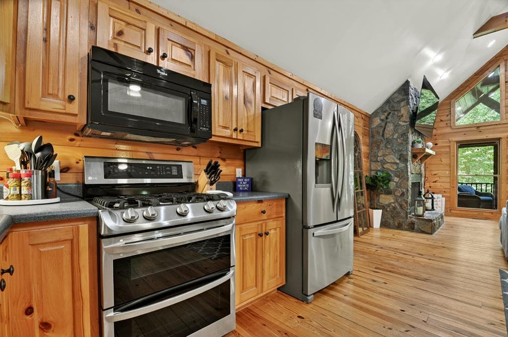 141 Gallery Court, Ellijay GA 30540 - Photo