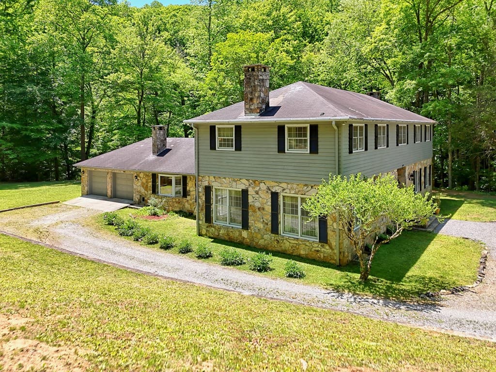 1127 Burch Branch Road, Hiawassee GA 30546 - Photo