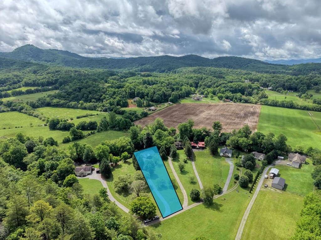 33 Tusquittee Valley Lane, Hayesville NC 28904 - Photo