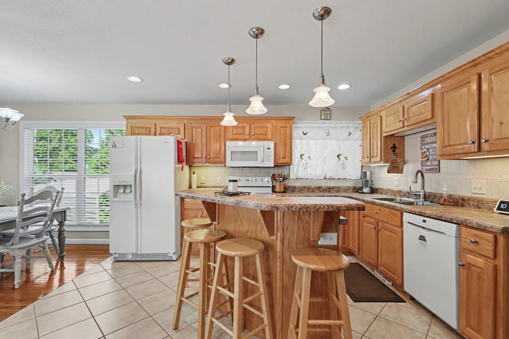 2255 Thunder Oak, Young Harris GA 30582 - Photo
