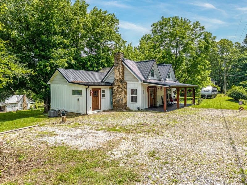 130 Old Blairsville Hwy, Talking Rock GA 30175 - Photo