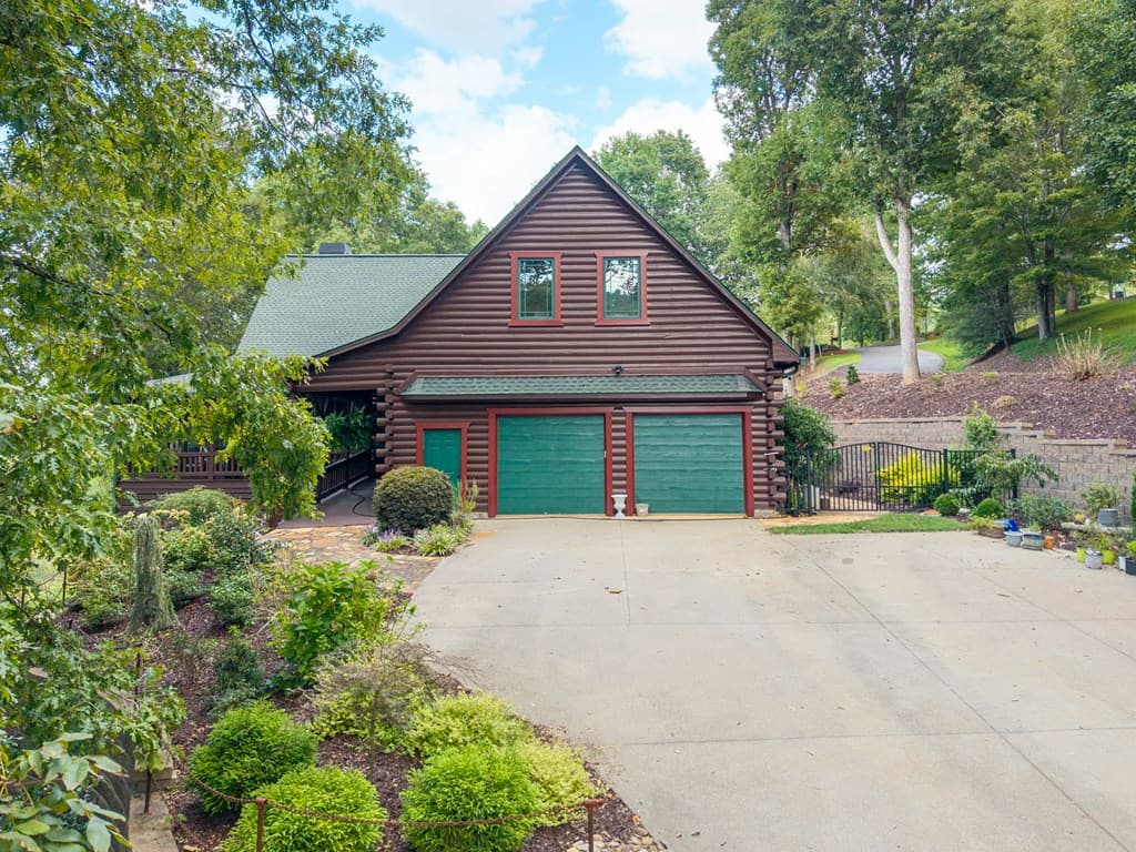 3383 Indian Springs Drive, Hiawassee GA 30546 - Photo