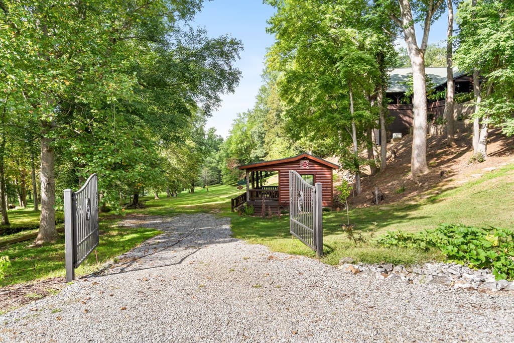 3383 Indian Springs Drive, Hiawassee GA 30546 - Photo