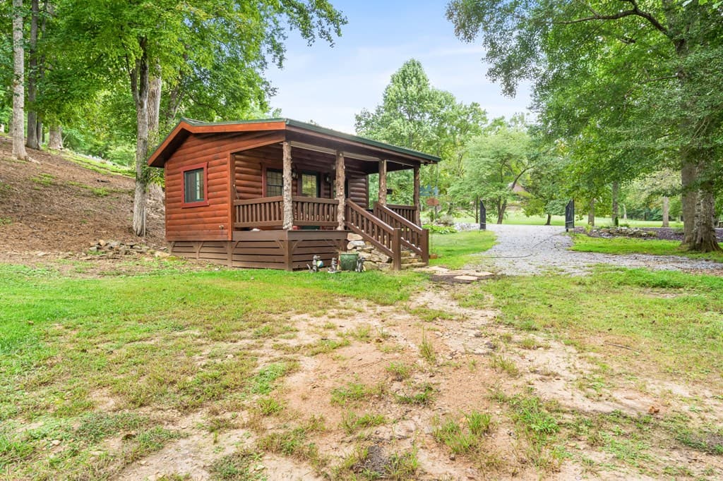 3383 Indian Springs Drive, Hiawassee GA 30546 - Photo