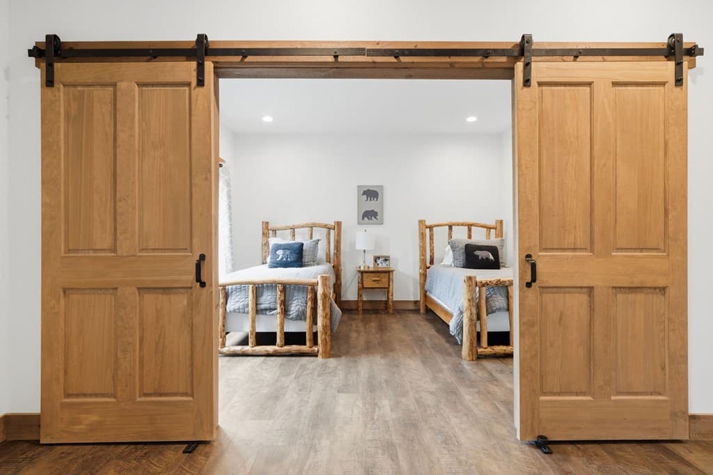 200 Arbor Way, Blue Ridge GA 30513 - Photo