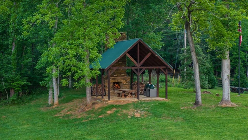 5260 Hardscrabble Road, Mineral Bluff GA 30559 - Photo