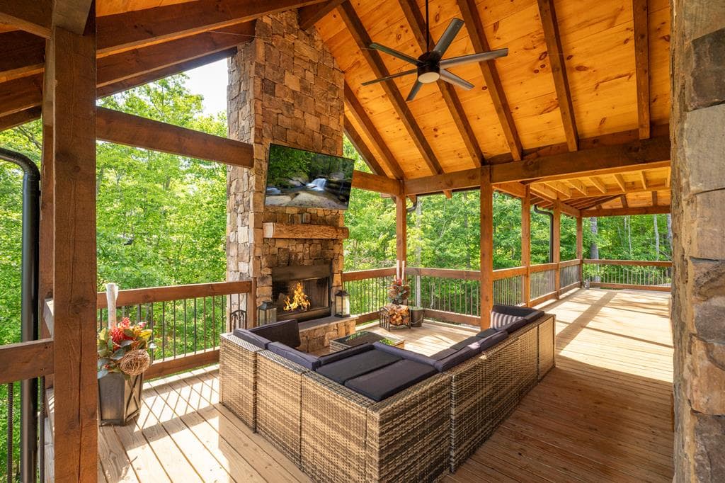 540 Weaver Creek Overlook, Blue Ridge GA 30513 - Photo