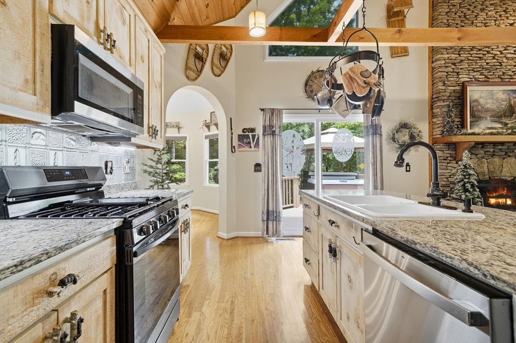 165 Amelia Lane, Blue Ridge GA 30513 - Photo