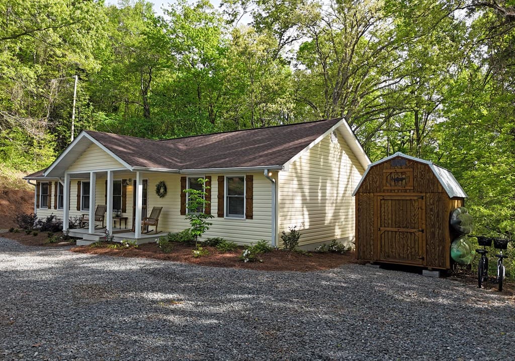 61 Bradley Street, Blue Ridge GA 30513 - Photo