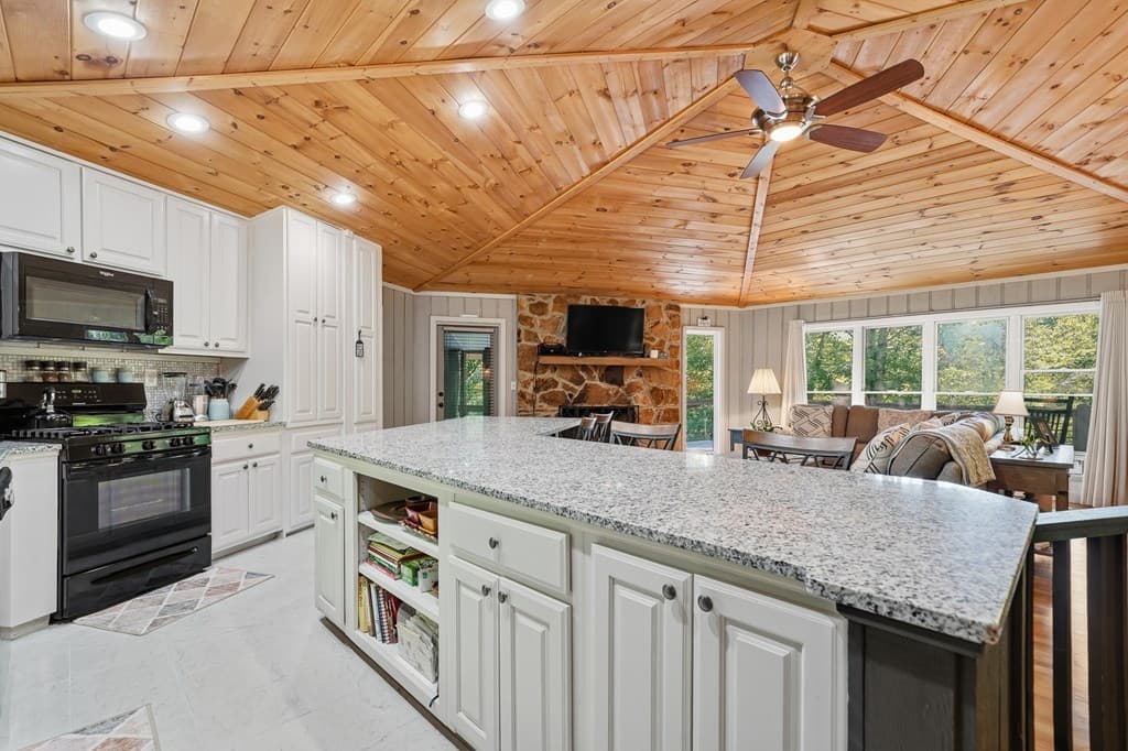 775 Mountain Oak Road, Ellijay GA 30540 - Photo