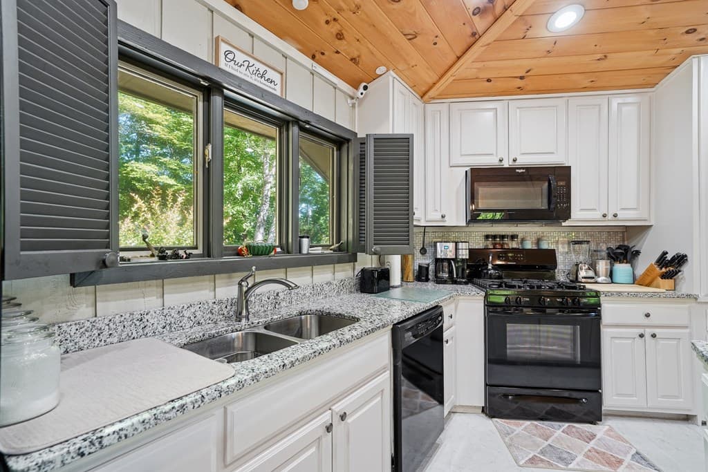 775 Mountain Oak Road, Ellijay GA 30540 - Photo