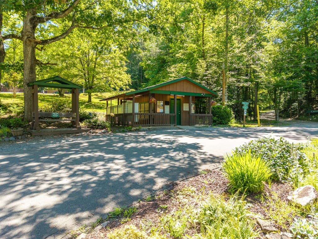 775 Mountain Oak Road, Ellijay GA 30540 - Photo