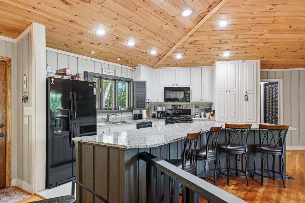 775 Mountain Oak Road, Ellijay GA 30540 - Photo