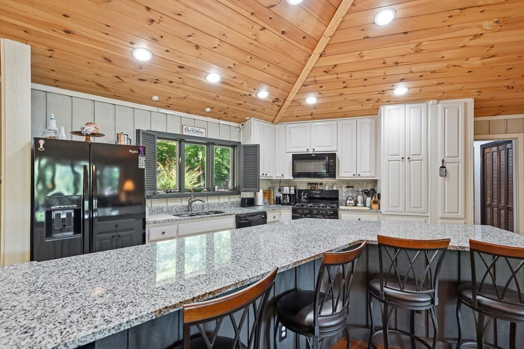 775 Mountain Oak Road, Ellijay GA 30540 - Photo
