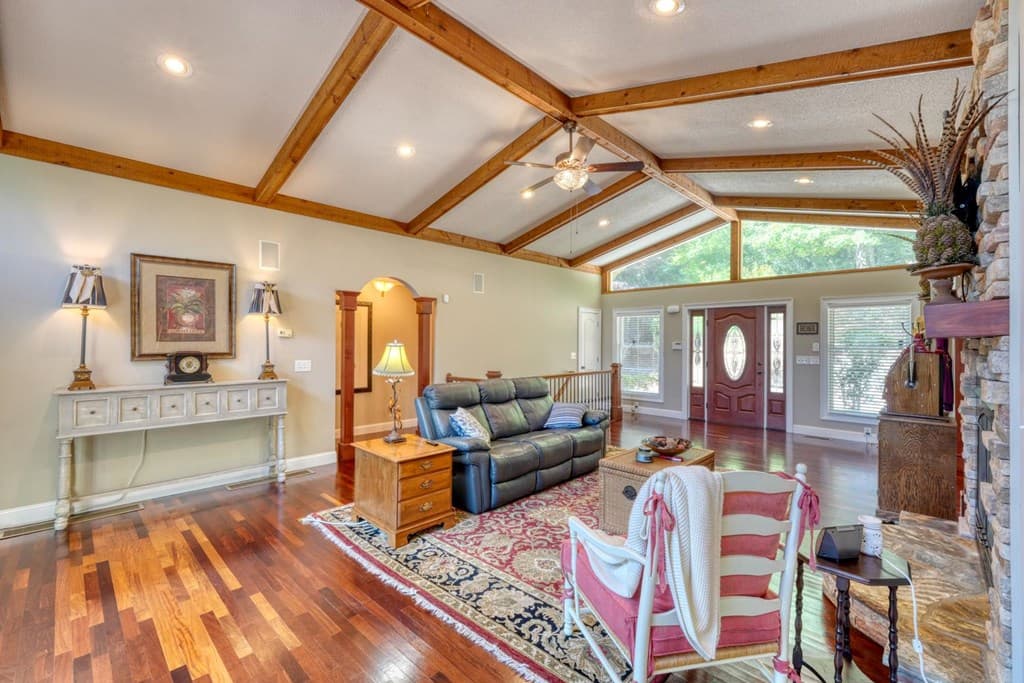 276 Lancelot Loop, Clayton GA 30525 - Photo